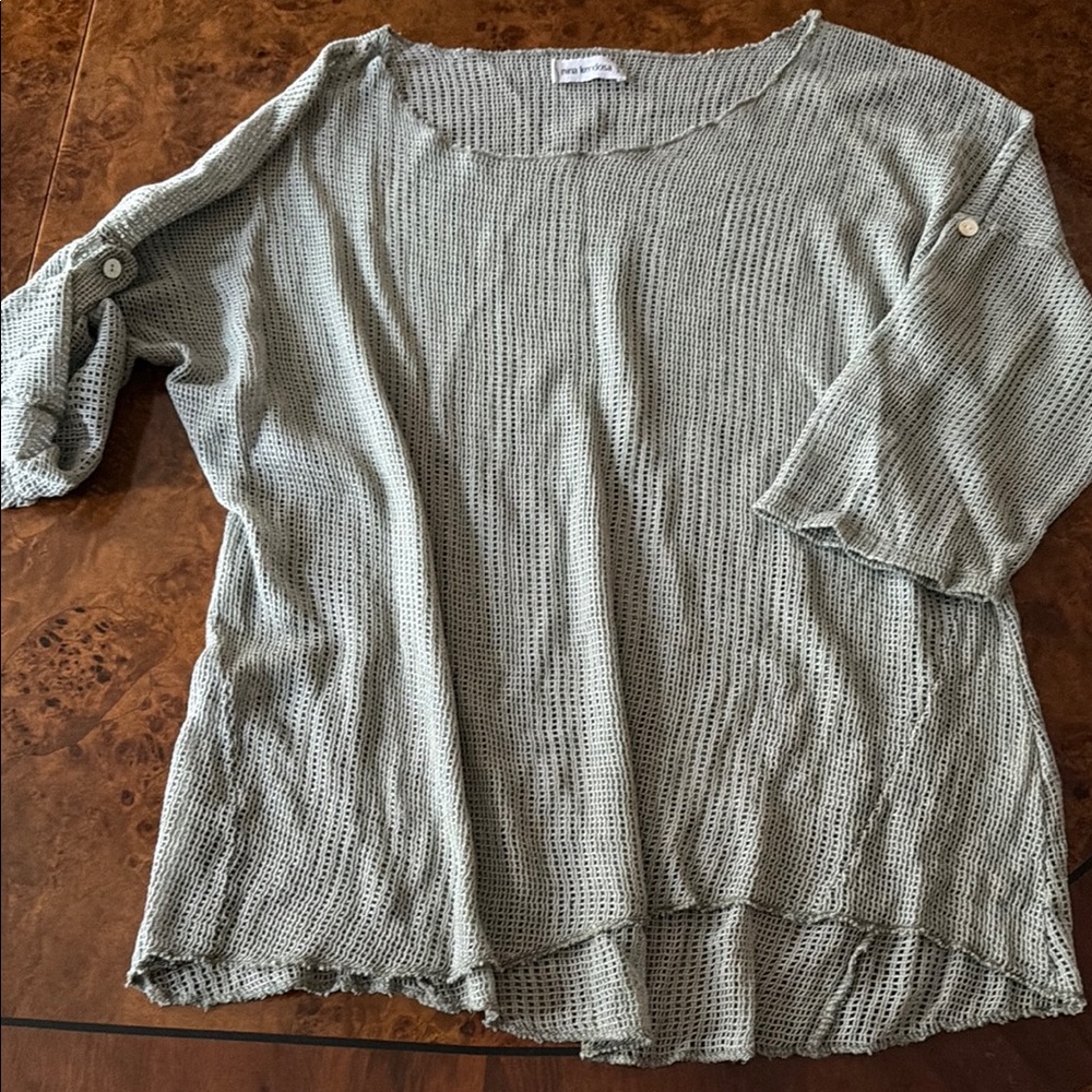 Women's Gray Top